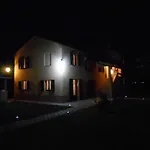 La Valle Del Poeta B&B 3*