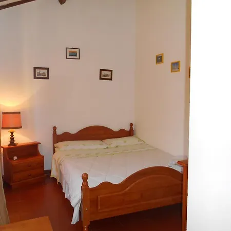 La Valle Del Poeta Bed & Breakfast 3*