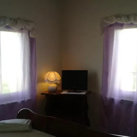 La Valle Del Poeta Bed & Breakfast 3*